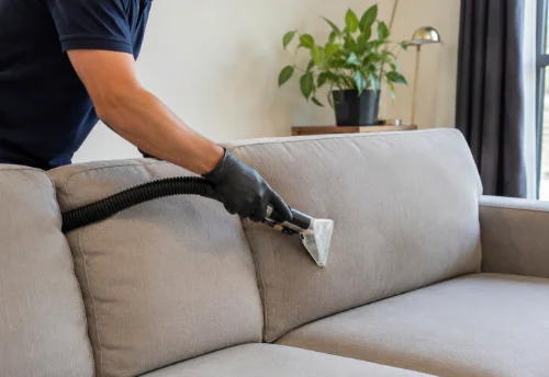 Nettoyage de canapé en profondeur à Chatte